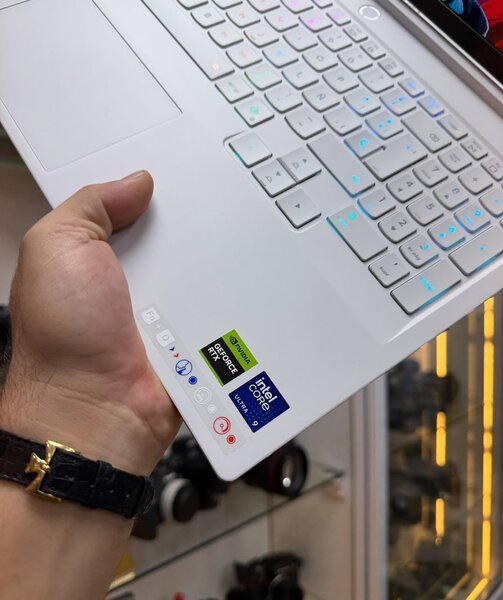 LENOVO LEGION PRO 7i (2025)