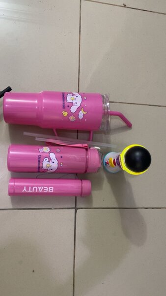 Gourdes kawaii avec paille