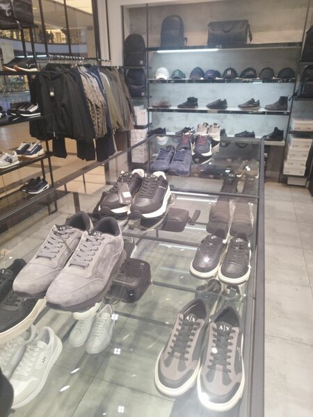 Кепки куртки обувь