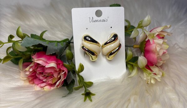 Boucles d'oreilles élégantes dorées