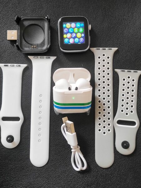 MONTRE CONNECTÉE + AIRPOD PRO 5+ 2 BRACELETS