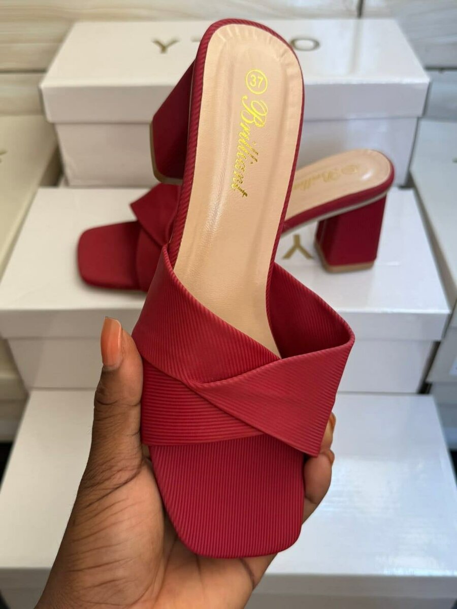 Mules élégantes en bloc