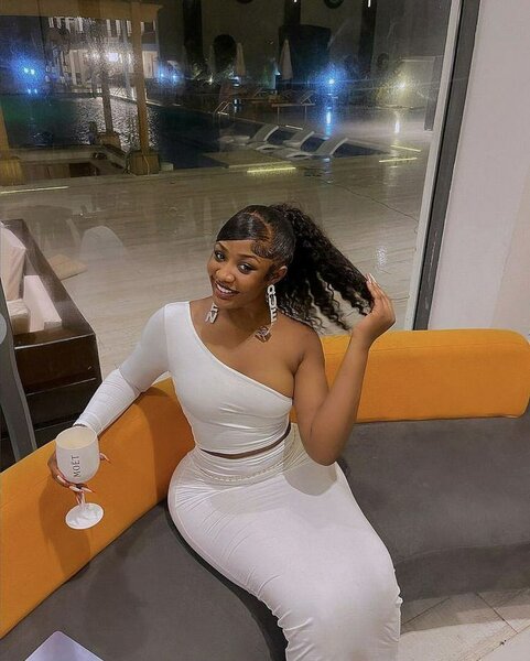 Robe asymétrique élégante