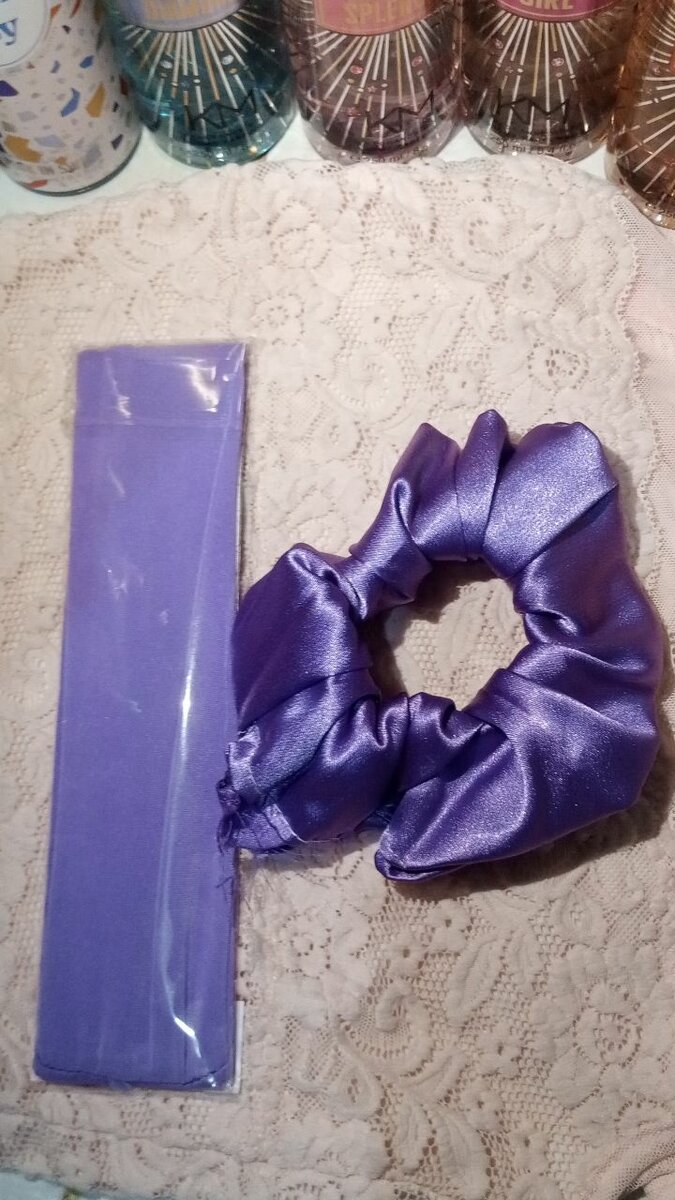 Chouchou en satin brun élégant