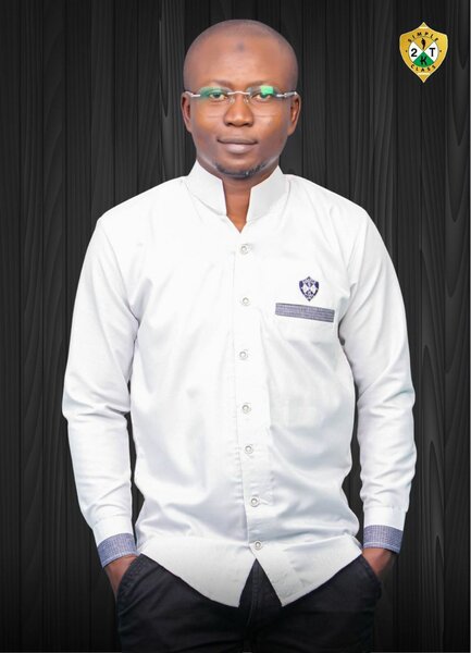 Chemise blanche élégante homme