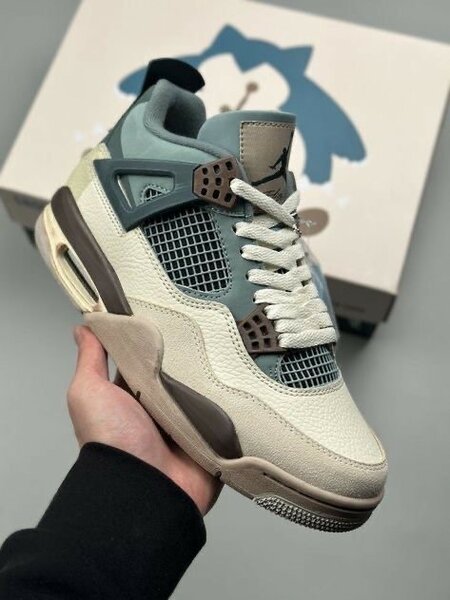 Jordan 4s