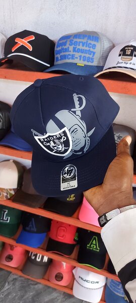 Casquettes de mode neuves