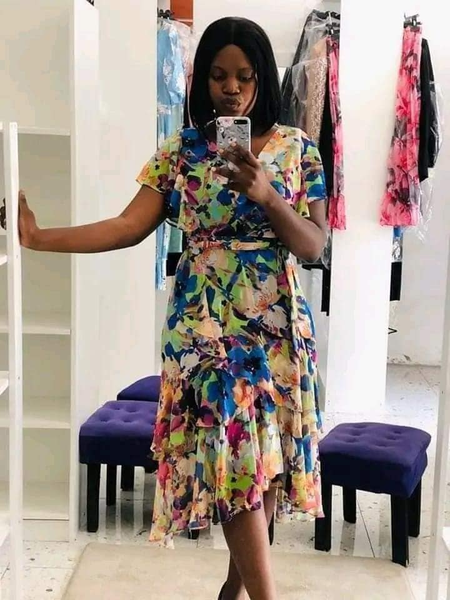 Robe jaune blanc bleu