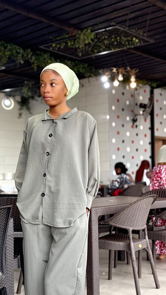 Ensemble chemise et pantalon élégant