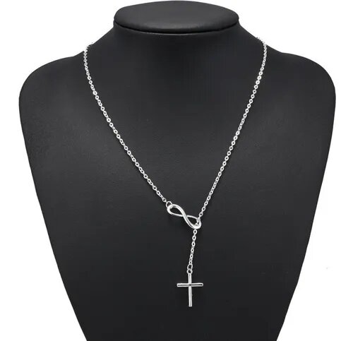 Collier en argent croix
