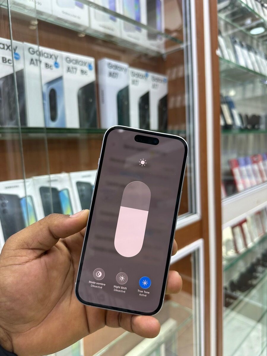 iPhone 15 128GB - Batterie 85%