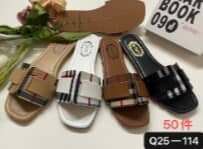 Sandales à carreaux élégantes