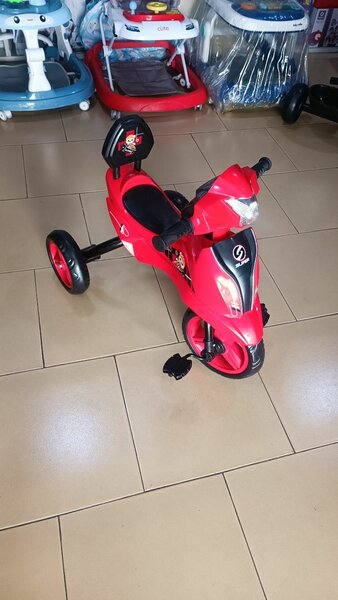 Kids tricycle