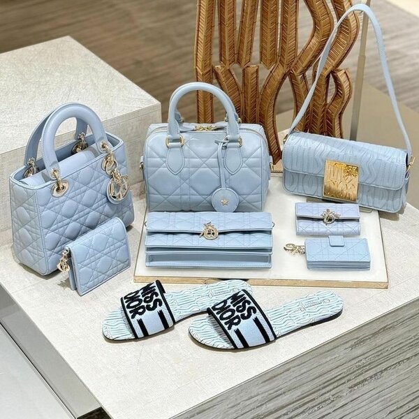 LADIES BAG WITH SANDALS