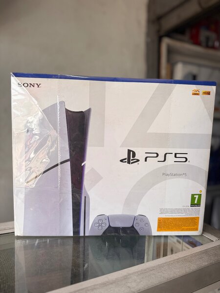 Ps5 slim quasi neuve