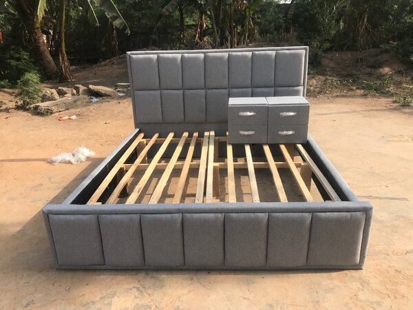 Queen size bed with two side drawers