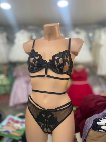 Ensemble lingerie dentelle noire