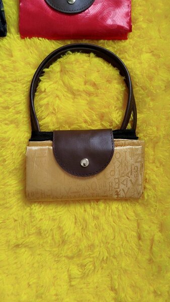 Sac à main pliable élégant