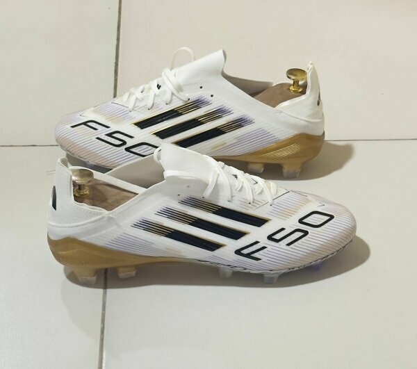 Chaussures de football blanches/gold