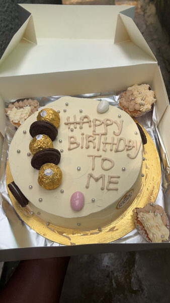 Gâteau d'anniversaire élégant