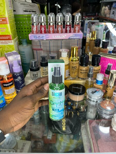 Spray fixateur maquillage Sacha