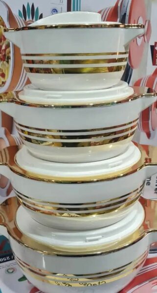 Ensemble de casseroles en émail