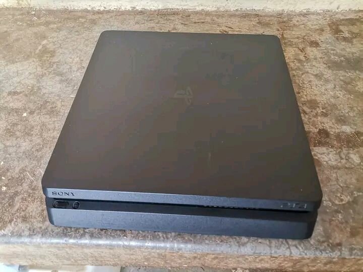 Console de jeu Sony PS4 Pro