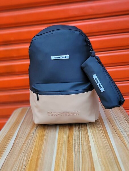 Sac à dos Essentials avec trousse