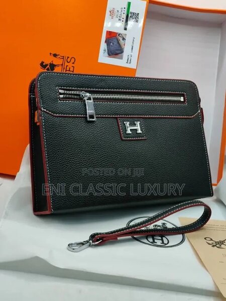 Pochette en cuir élégante