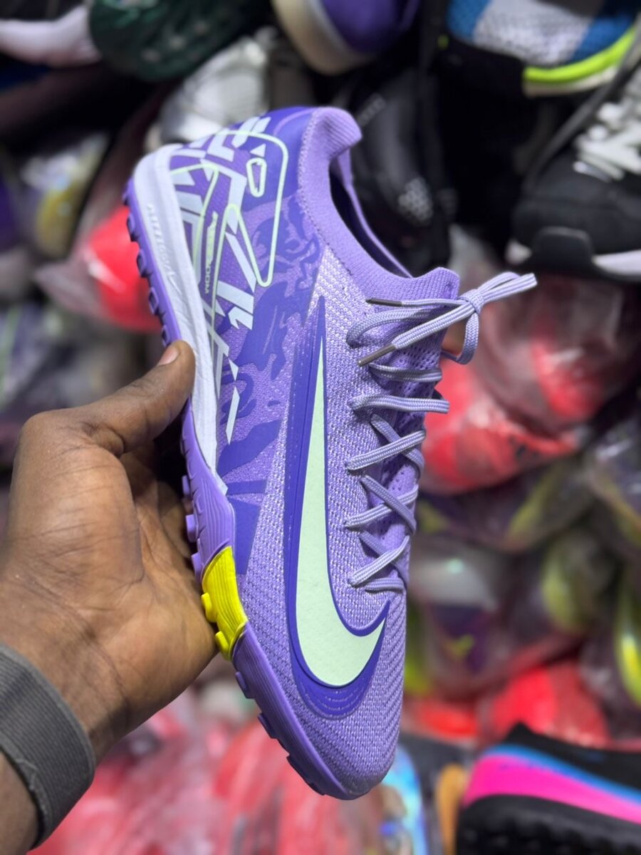 Chaussures de Football Dynamiques