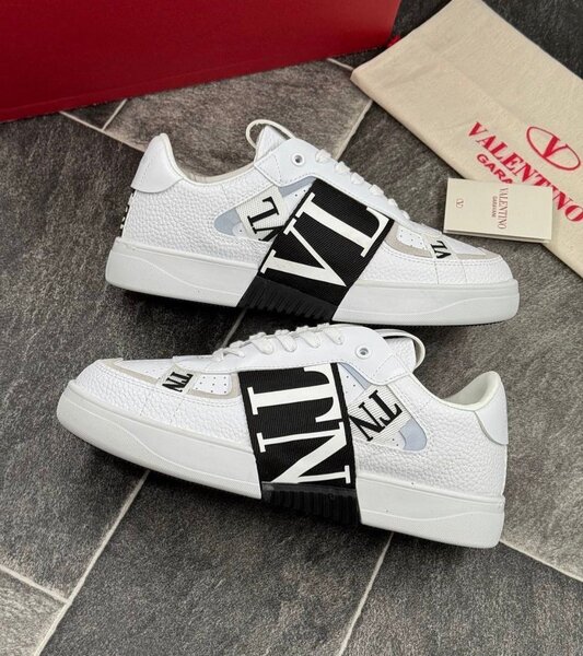 Baskets Valentino blanches