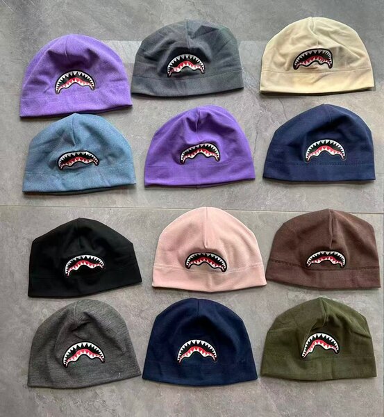 Bonnet en laine coloré