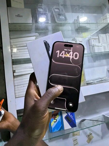 Smartphone iPhone noir moderne