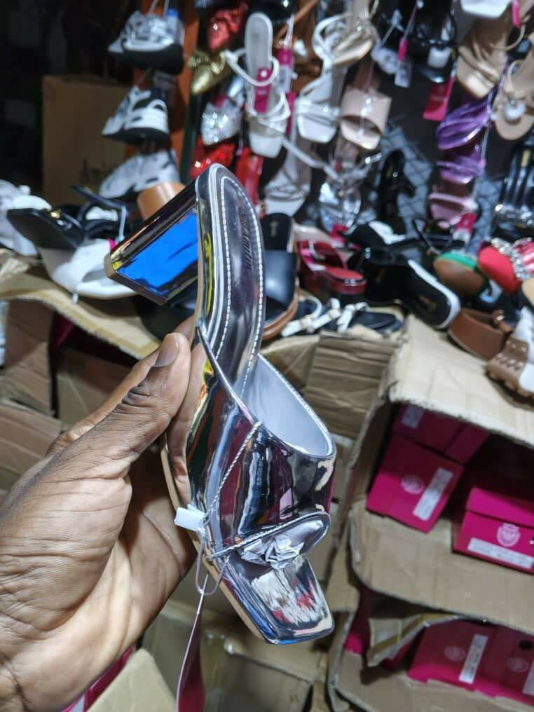 Sandales à talons en cuir pour femmes