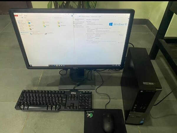 Ensemble PC complet avec écran et accessoires