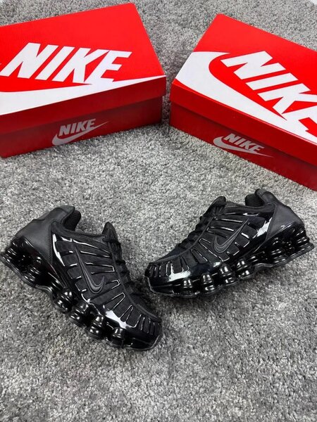 Baskets Nike Shox élégantes