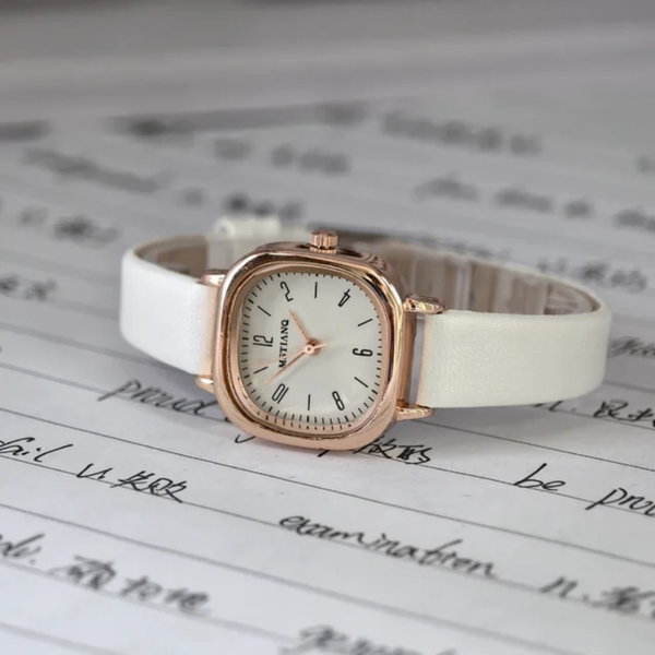 Montre femme élégante carrée