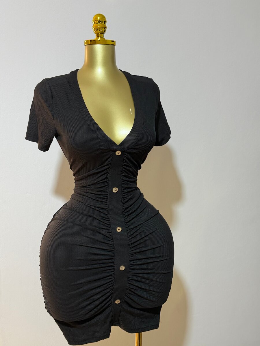 Robe noire courte et élégante pour femmes