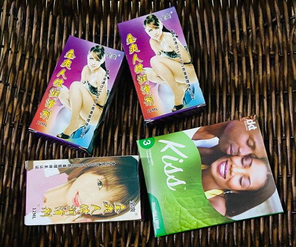 3 lubrifiants + 3 préservatifs