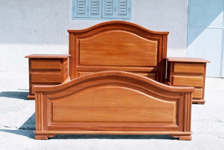 Lit double en bois massif