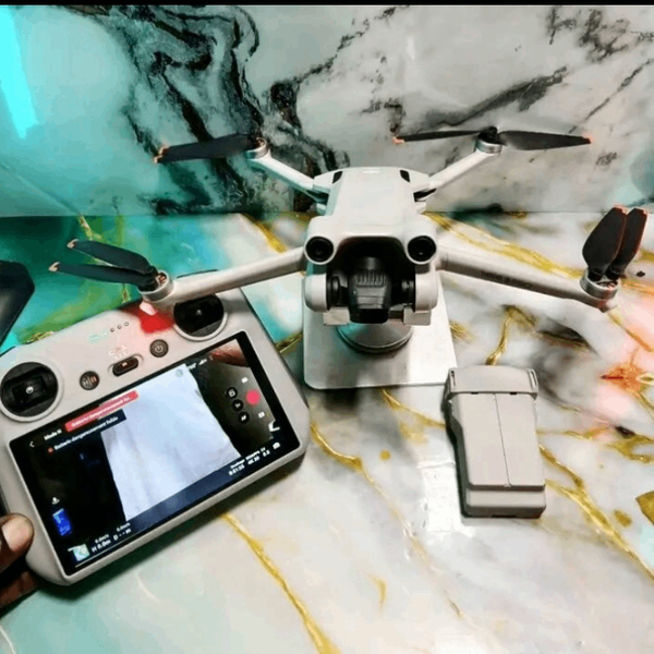 Drone pliable avec télécommande