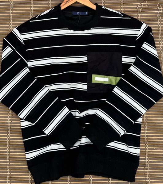 Pull rayé en coton noir