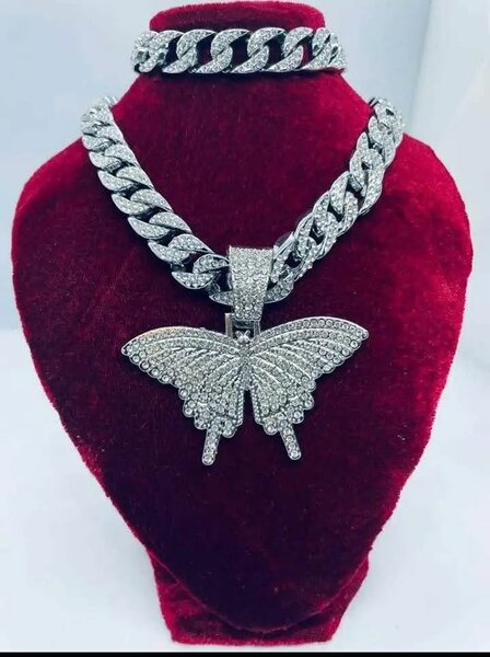 Collier en argent avec pendentif