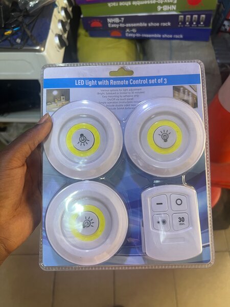 Lot de 3 éclairages LED avec télécommande