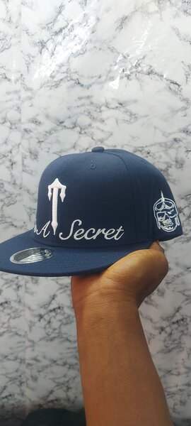 Casquette snapback It's A Secret bleu marine