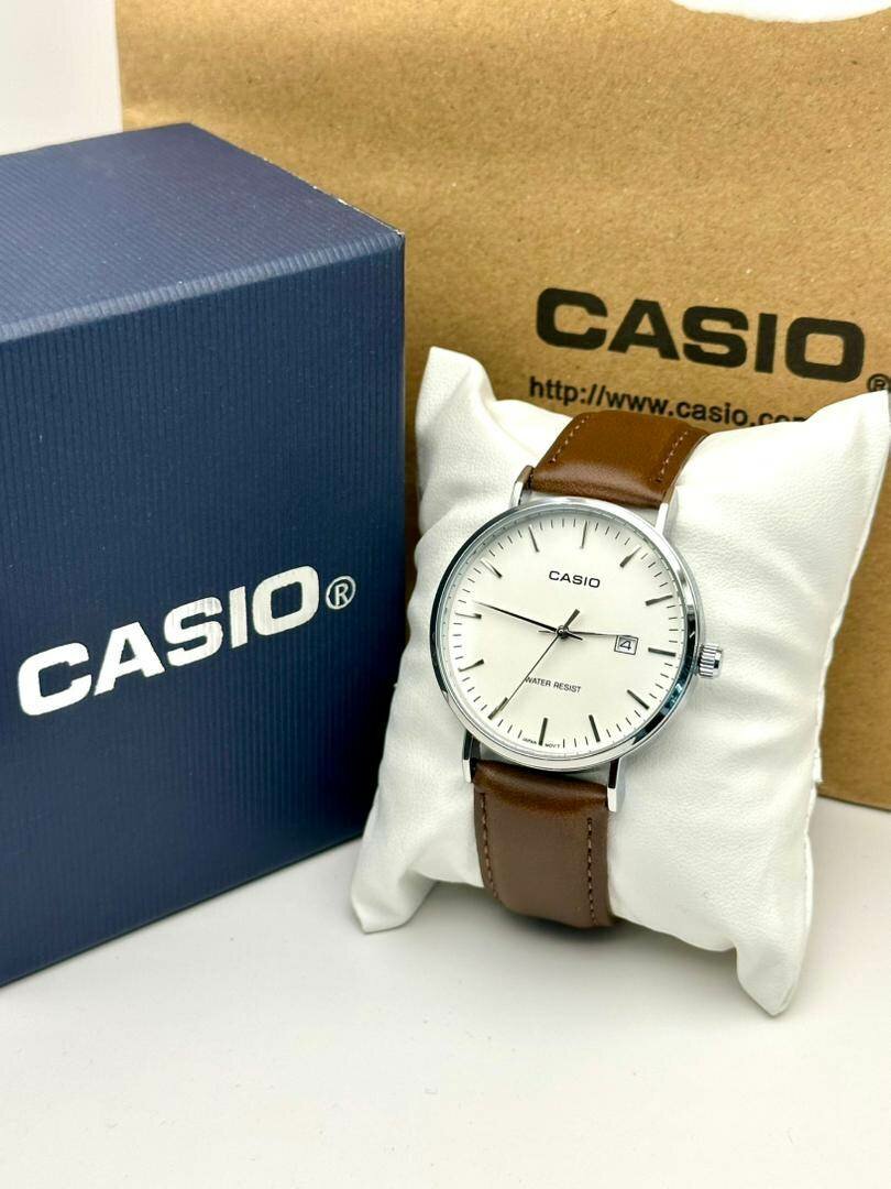 Montre Mixte Casio Élégante