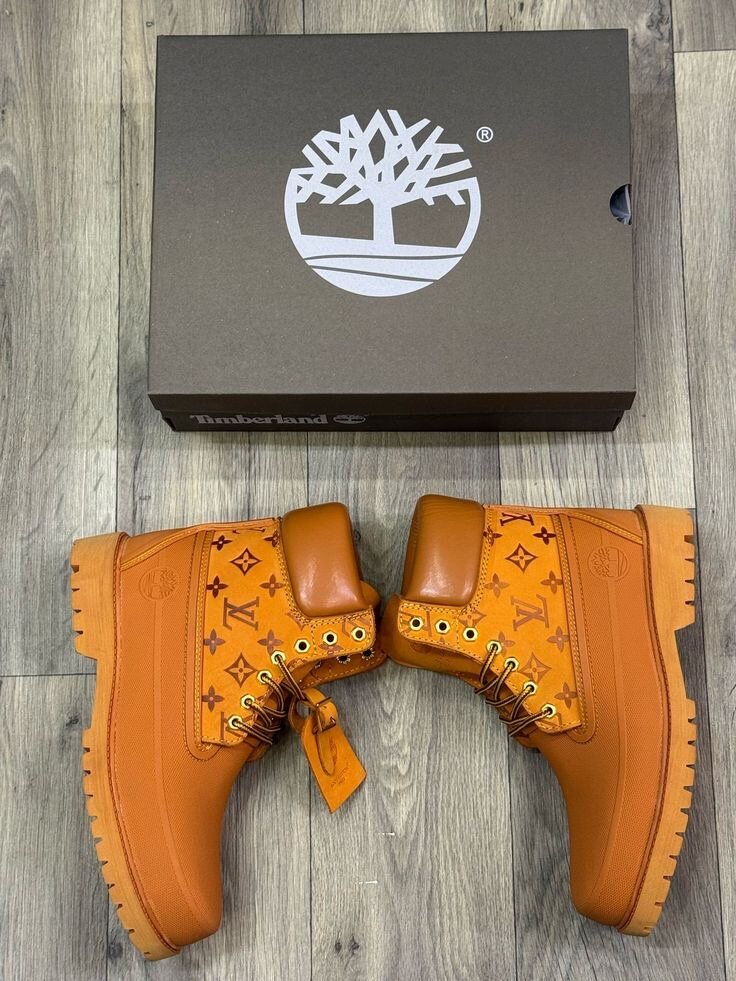 Bottes en cuir imprimées