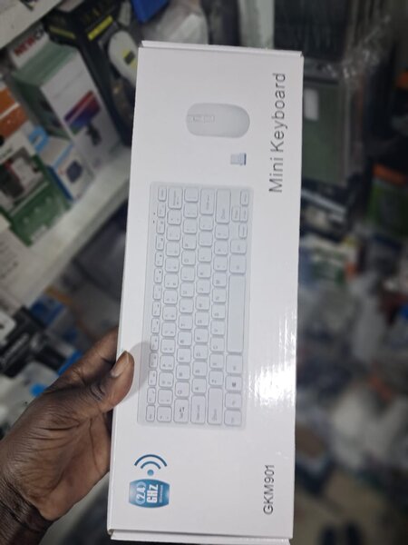 Clavier Mini Sans Fil GKM901