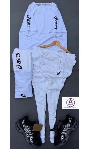 Ensemble survêtement Asics ou Puma