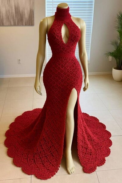 Robe rouge en dentelle pour soirée